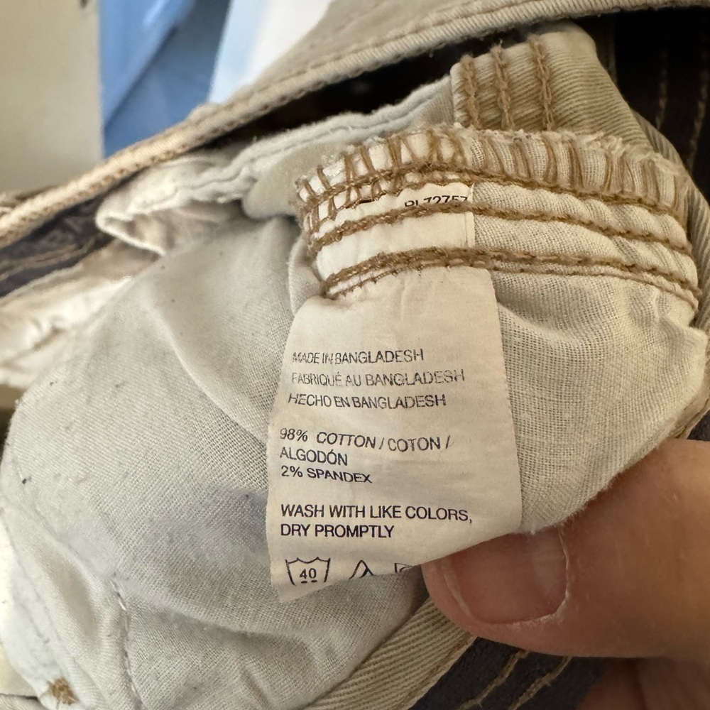 G.H. Bass & Co. Khaki Shorts. Size 34W. - Picture 6 of 7